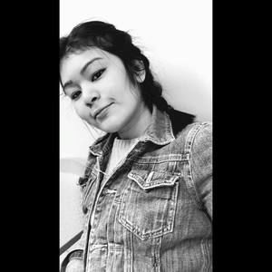 Meet your Posher, Daniela